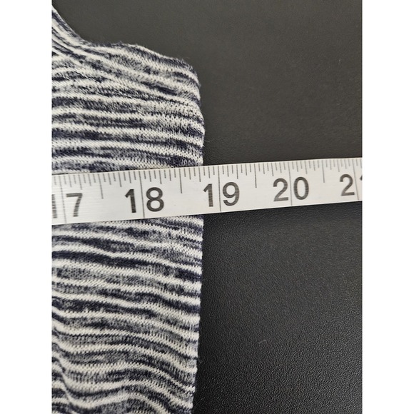 Athleta‎ Gray White Striped Sleeveless Tank Top Size M Stretch Knit Casual - Picture 5 of 5